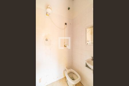 Casa para alugar com 300m², 5 quartos e 2 vagasBanheiro de serviço