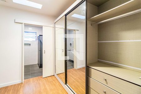 Suite - Closet de casa para alugar com 5 quartos, 300m² em Parque Continental, São Paulo