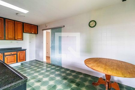 Casa para alugar com 300m², 5 quartos e 2 vagasCozinha