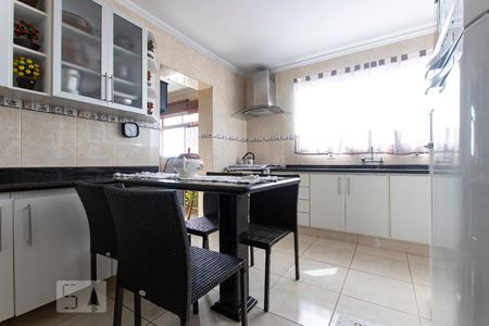 Cozinha  de apartamento à venda com 3 quartos, 145m² em Jardim Pacaembu, Jundiaí