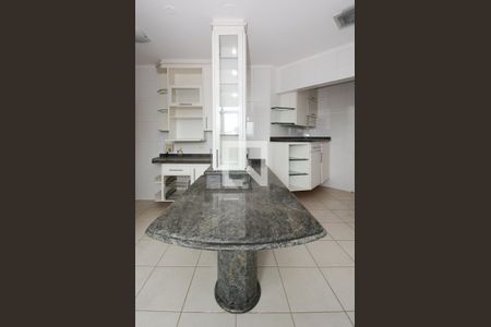 Apartamento à venda com 188m², 4 quartos e 3 vagasCozinha - Armários
