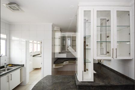 Apartamento à venda com 188m², 4 quartos e 3 vagasCozinha - Armários