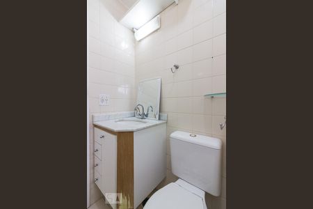 Banheiro de apartamento à venda com 2 quartos, 48m² em Vila Cruz das Almas, São Paulo