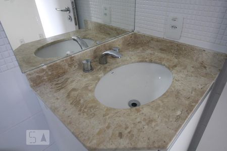 Pia de apartamento à venda com 2 quartos, 77m² em Lar São Paulo, São Paulo