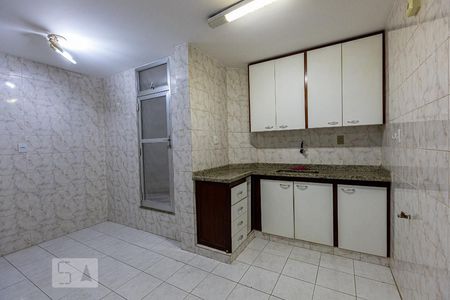 Apartamento para alugar com 102m², 2 quartos e sem vagaCozinha