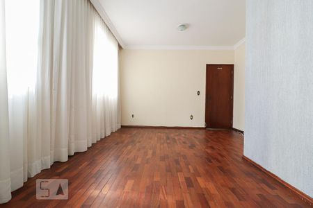 Sala de apartamento para alugar com 3 quartos, 90m² em Nova Suíssa, Belo Horizonte