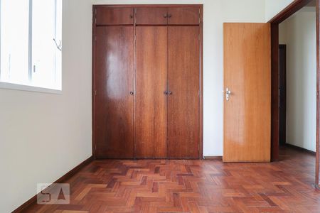 Quarto de apartamento para alugar com 3 quartos, 90m² em Nova Suíssa, Belo Horizonte