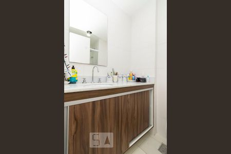 Banheiro Social de apartamento para alugar com 2 quartos, 72m² em Santa Rosa, Niterói