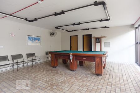 Dependências do condominio - sala de jogos de apartamento para alugar com 1 quarto, 44m² em Centro, Campinas