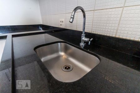 Apartamento à venda com 75m², 2 quartos e 1 vagaPia da Cozinha