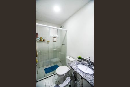 Banheiro de apartamento para alugar com 3 quartos, 63m² em Vila Antonieta, São Paulo