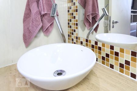 Apartamento para alugar com 67m², 2 quartos e 1 vaga Apartamento para alugar com 67m², 2 quartos e 1 vagaBanheiro da suite