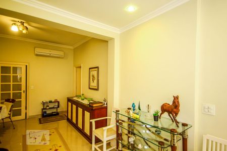 Apartamento para alugar com 200m², 3 quartos e sem vaga Apartamento para alugar com 200m², 3 quartos e sem vagaSala
