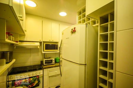 Apartamento para alugar com 200m², 3 quartos e sem vaga Apartamento para alugar com 200m², 3 quartos e sem vagaCozinha