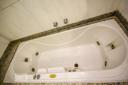 Apartamento para alugar com 200m², 3 quartos e sem vaga Apartamento para alugar com 200m², 3 quartos e sem vagaBanheiro 3