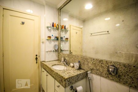 Apartamento para alugar com 200m², 3 quartos e sem vaga Apartamento para alugar com 200m², 3 quartos e sem vagaBanheiro 3