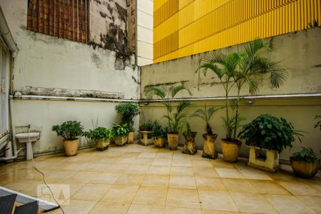 Apartamento para alugar com 200m², 3 quartos e sem vaga Apartamento para alugar com 200m², 3 quartos e sem vagaVaranda