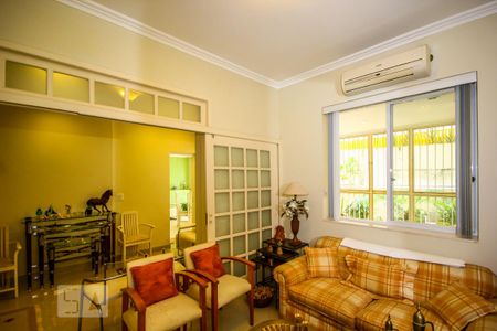 Apartamento para alugar com 200m², 3 quartos e sem vaga Apartamento para alugar com 200m², 3 quartos e sem vagaSala de Estar