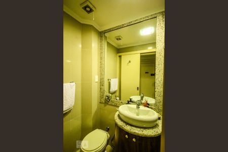 Apartamento para alugar com 200m², 3 quartos e sem vaga Apartamento para alugar com 200m², 3 quartos e sem vagaBanheiro 2