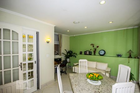 Apartamento para alugar com 200m², 3 quartos e sem vaga Apartamento para alugar com 200m², 3 quartos e sem vagaVaranda