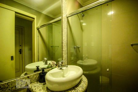Apartamento para alugar com 200m², 3 quartos e sem vaga Apartamento para alugar com 200m², 3 quartos e sem vagaBanheiro 2