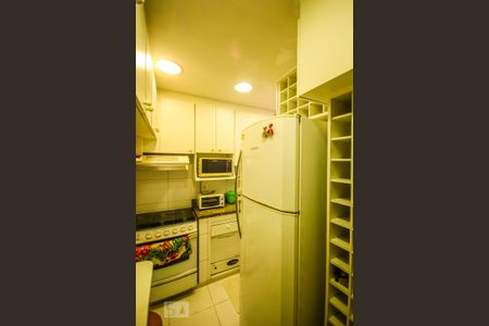 Apartamento para alugar com 200m², 3 quartos e sem vaga Apartamento para alugar com 200m², 3 quartos e sem vagaCozinha