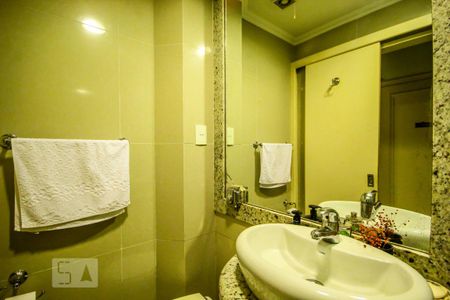 Apartamento para alugar com 200m², 3 quartos e sem vaga Apartamento para alugar com 200m², 3 quartos e sem vagaBanheiro 2