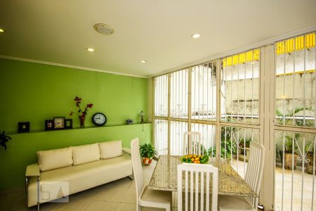 Apartamento para alugar com 200m², 3 quartos e sem vaga Apartamento para alugar com 200m², 3 quartos e sem vagaVaranda