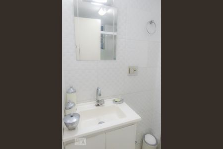 Banheiro de apartamento para alugar com 1 quarto, 47m² em Vila Nova Conceição, São Paulo