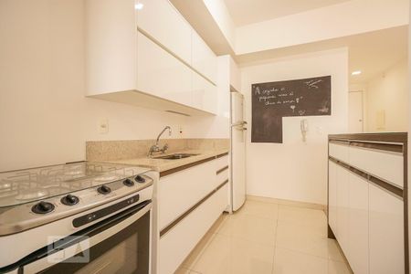 Cozinha de apartamento para alugar com 1 quarto, 50m² em Vila Gomes Cardim, São Paulo
