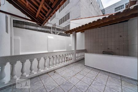 Casa à venda com 210m², 3 quartos e 8 vagas Casa à venda com 210m², 3 quartos e 8 vagasVaranda Quarto 2