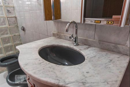 Casa à venda com 210m², 3 quartos e 8 vagas Casa à venda com 210m², 3 quartos e 8 vagasPia