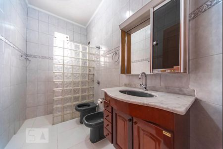 Casa à venda com 210m², 3 quartos e 8 vagas Casa à venda com 210m², 3 quartos e 8 vagasBanheiro