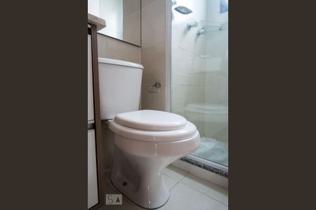 Apartamento para alugar com 62m², 2 quartos e 1 vaga Apartamento para alugar com 62m², 2 quartos e 1 vagaBanheiro da Suíte