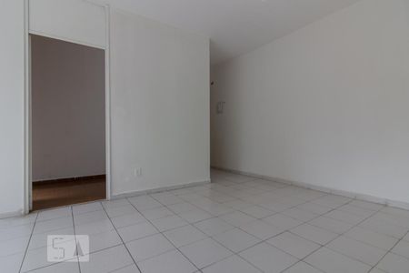 Apartamento para alugar com 60m², 2 quartos e 1 vagaSala