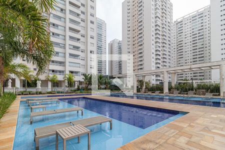 Apartamento para alugar com 120m², 2 quartos e 2 vagas Apartamento para alugar com 120m², 2 quartos e 2 vagasÁrea comum - Piscina
