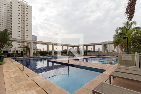 Apartamento para alugar com 120m², 2 quartos e 2 vagas Apartamento para alugar com 120m², 2 quartos e 2 vagasÁrea comum - Piscina