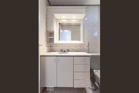 Apartamento para alugar com 138m², 3 quartos e 2 vagasBanheiro Quarto suíte 1