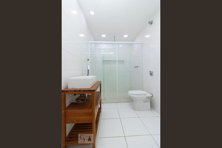 Apartamento para alugar com 149m², 3 quartos e 1 vaga Apartamento para alugar com 149m², 3 quartos e 1 vagaBanheiro da suíte