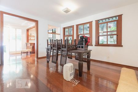 Apartamento à venda com 300m², 3 quartos e 1 vagaSala