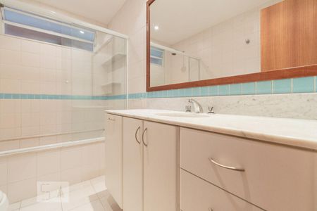 Apartamento à venda com 300m², 3 quartos e 1 vagaBanheiro