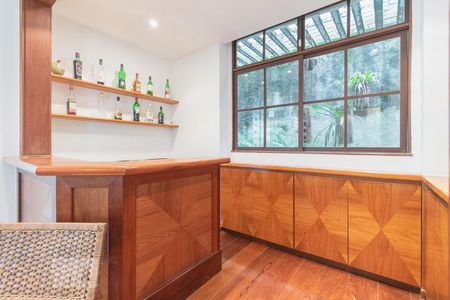 Apartamento à venda com 300m², 3 quartos e 1 vagaSala