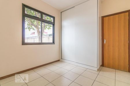 Quarto  de apartamento para alugar com 2 quartos, 100m² em Sagrada Família, Belo Horizonte