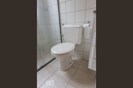 Apartamento para alugar com 100m², 2 quartos e 1 vaga Apartamento para alugar com 100m², 2 quartos e 1 vagaBanheiro da Suíte