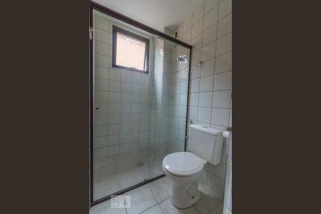 Apartamento para alugar com 100m², 2 quartos e 1 vaga Apartamento para alugar com 100m², 2 quartos e 1 vagaBanheiro da Suíte