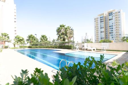 Apartamento à venda com 95m², 3 quartos e 2 vagas Apartamento à venda com 95m², 3 quartos e 2 vagasÁrea comum - Piscina