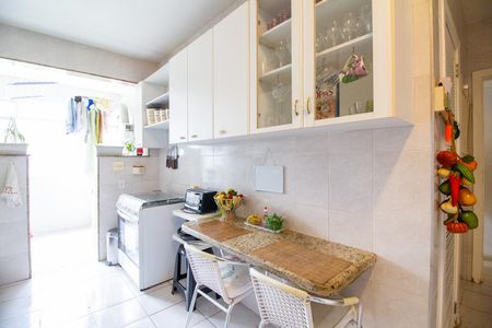 Apartamento à venda com 280m², 3 quartos e 2 vagas Apartamento à venda com 280m², 3 quartos e 2 vagasCozinha