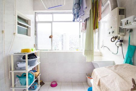 Apartamento à venda com 280m², 3 quartos e 2 vagas Apartamento à venda com 280m², 3 quartos e 2 vagasÁrea de Serviço