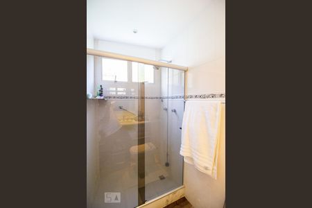 Apartamento à venda com 280m², 3 quartos e 2 vagas Apartamento à venda com 280m², 3 quartos e 2 vagasBanheiro Suite