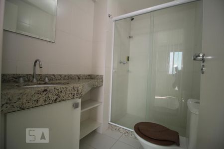 Banheiro da Suite de apartamento à venda com 3 quartos, 70m² em Jacarepaguá, Rio de Janeiro